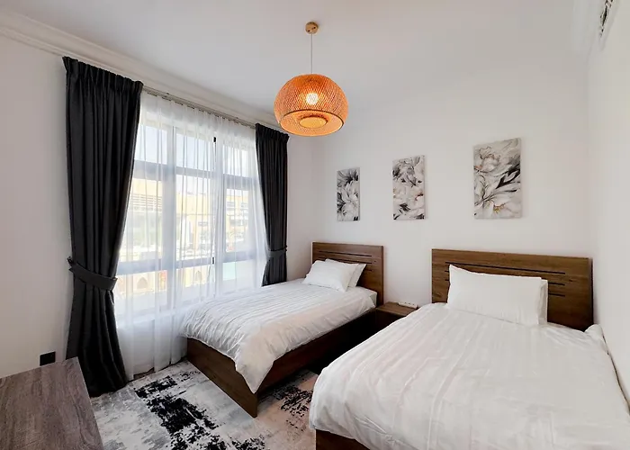Luxurious 2 Bedroom Apartment With Dubai Mall Fountain View Facing Burj Khalifa
